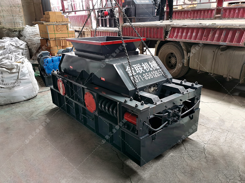 對輥破碎機(jī)破1噸礦石消耗多少電？