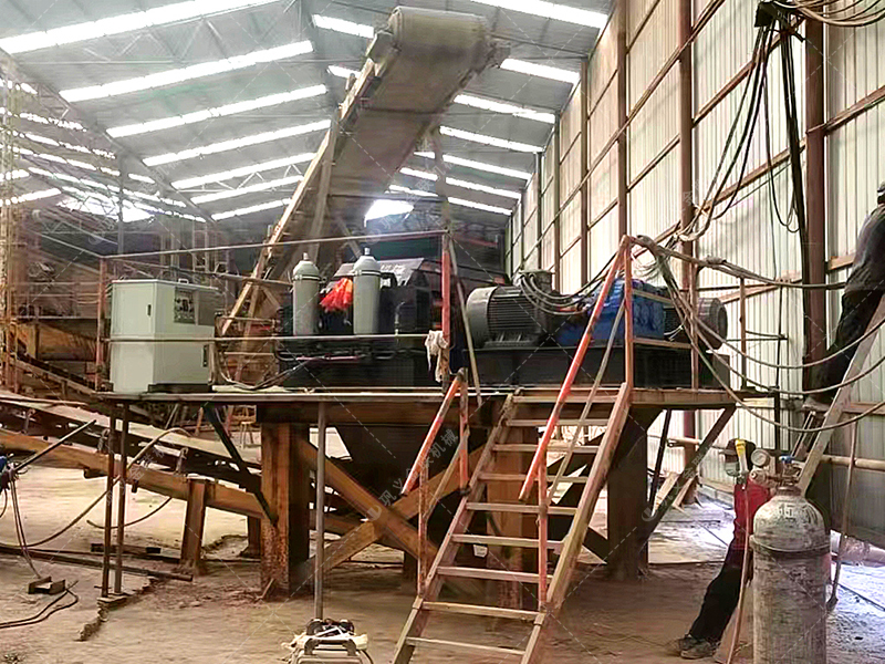 石頭碎成砂子能不能用？液壓對輥制砂機(jī)制砂效果怎么樣？